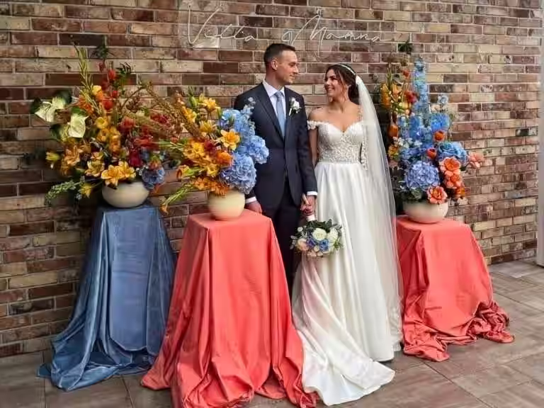 Bride and groom at serpentine tables wedding venue – August 2025 Villa Mamma Nadarzyn